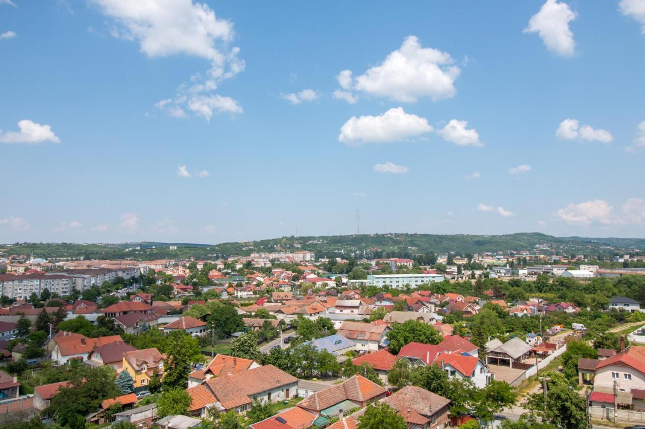 Apartamento Grand Hill Flats Oradea Exterior foto