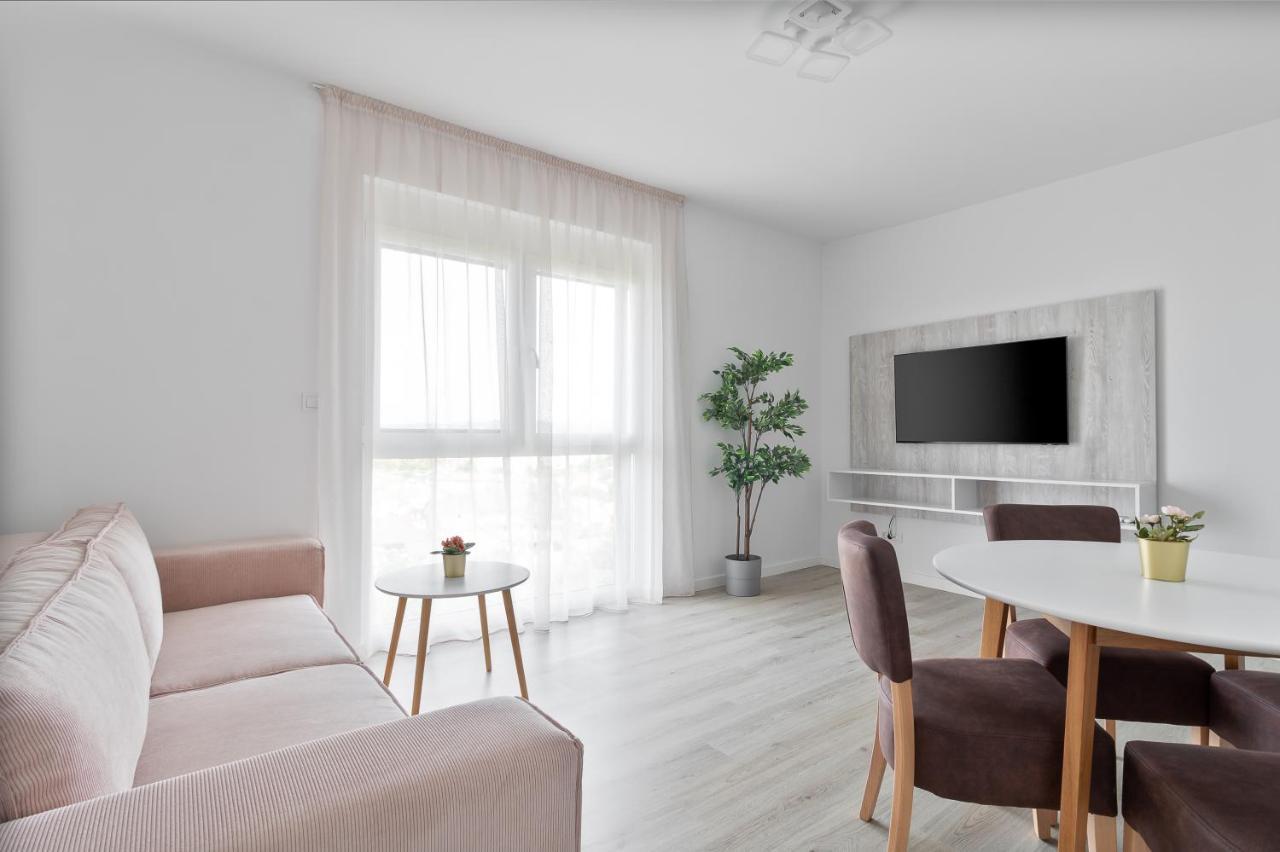 Apartamento Grand Hill Flats Oradea Exterior foto