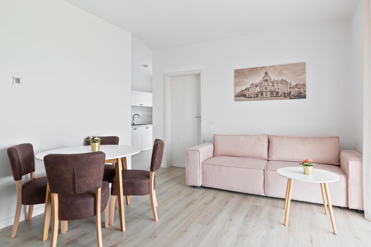 Apartamento Grand Hill Flats Oradea Exterior foto