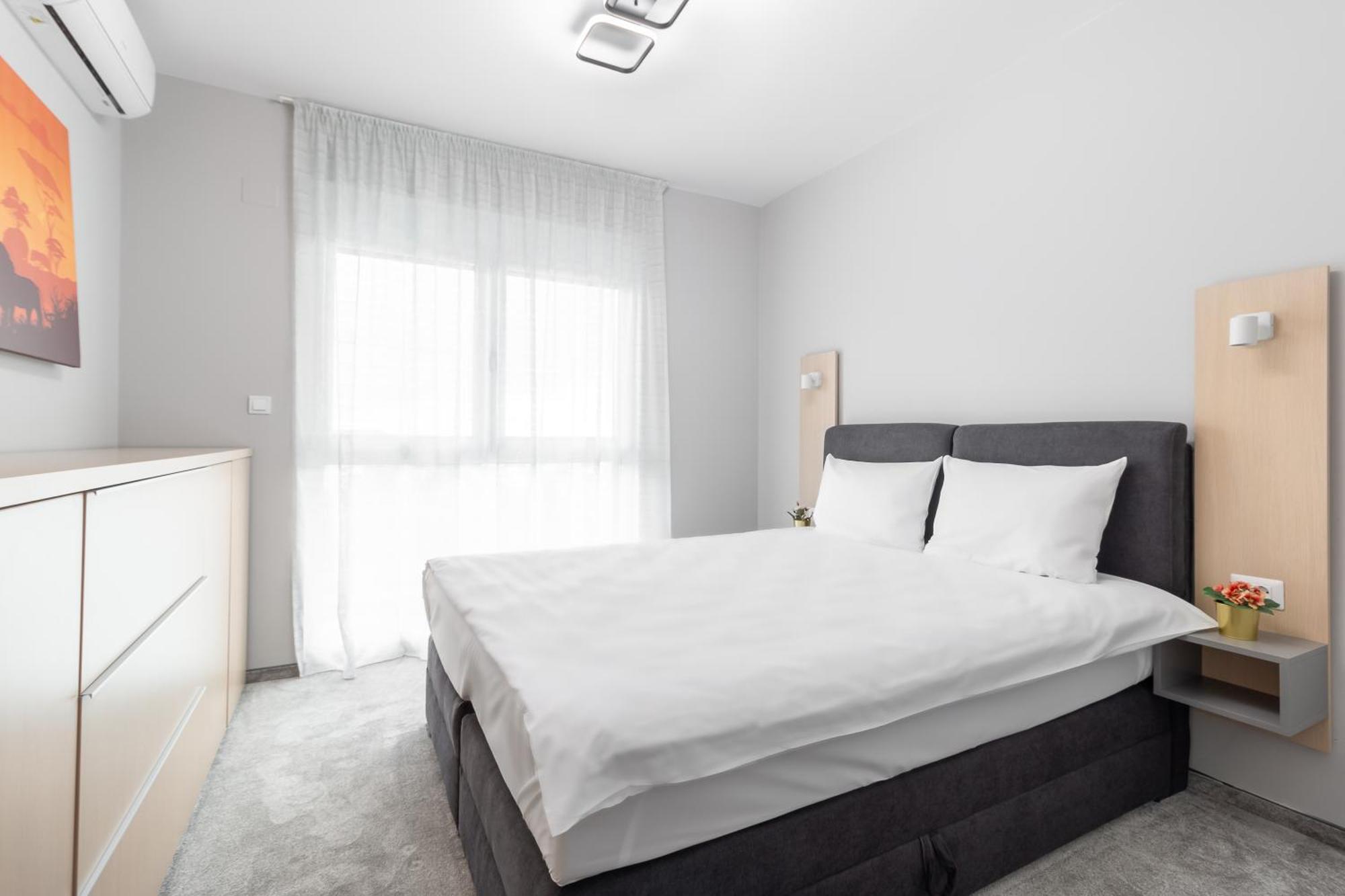 Apartamento Grand Hill Flats Oradea Exterior foto