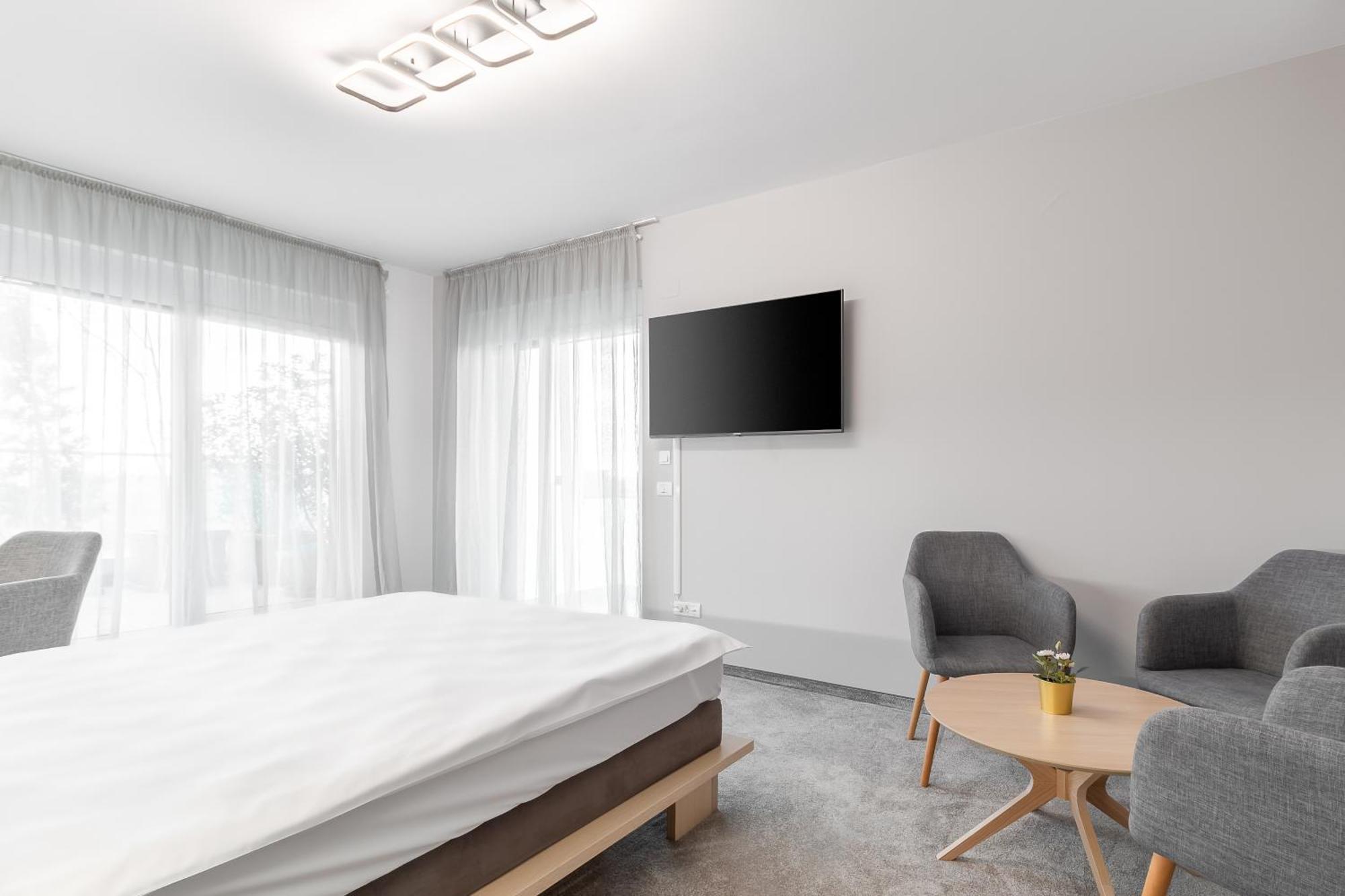 Apartamento Grand Hill Flats Oradea Exterior foto
